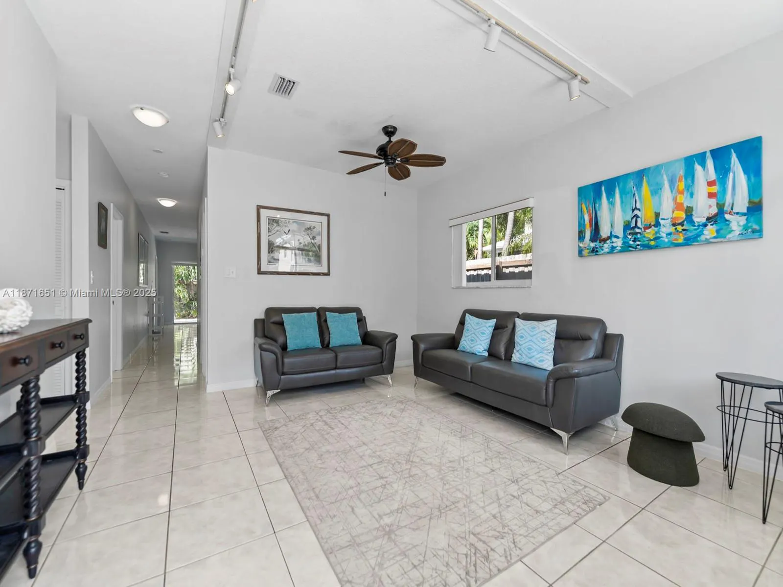 6 SE Marlin Ave