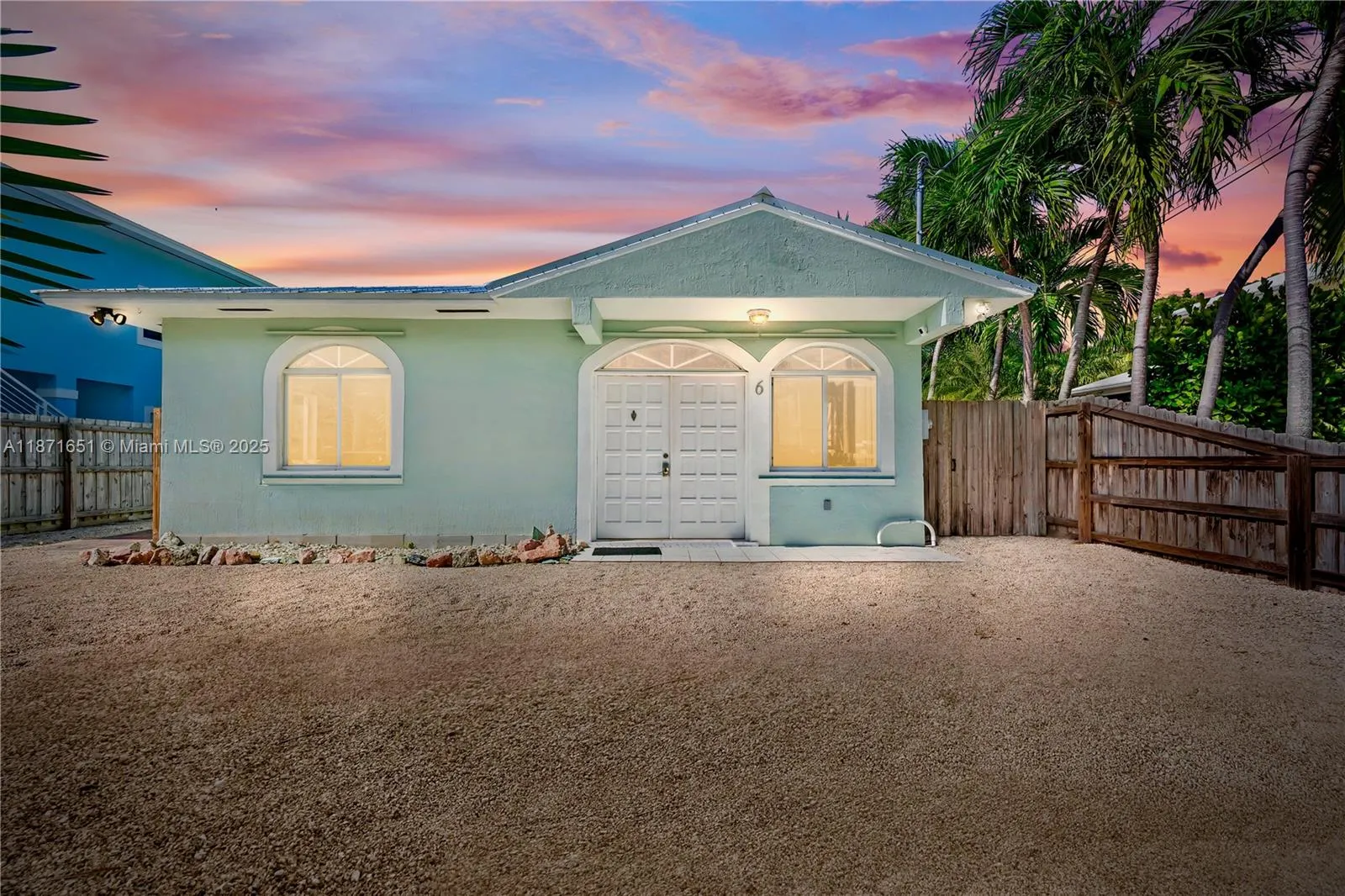 6 SE Marlin Ave