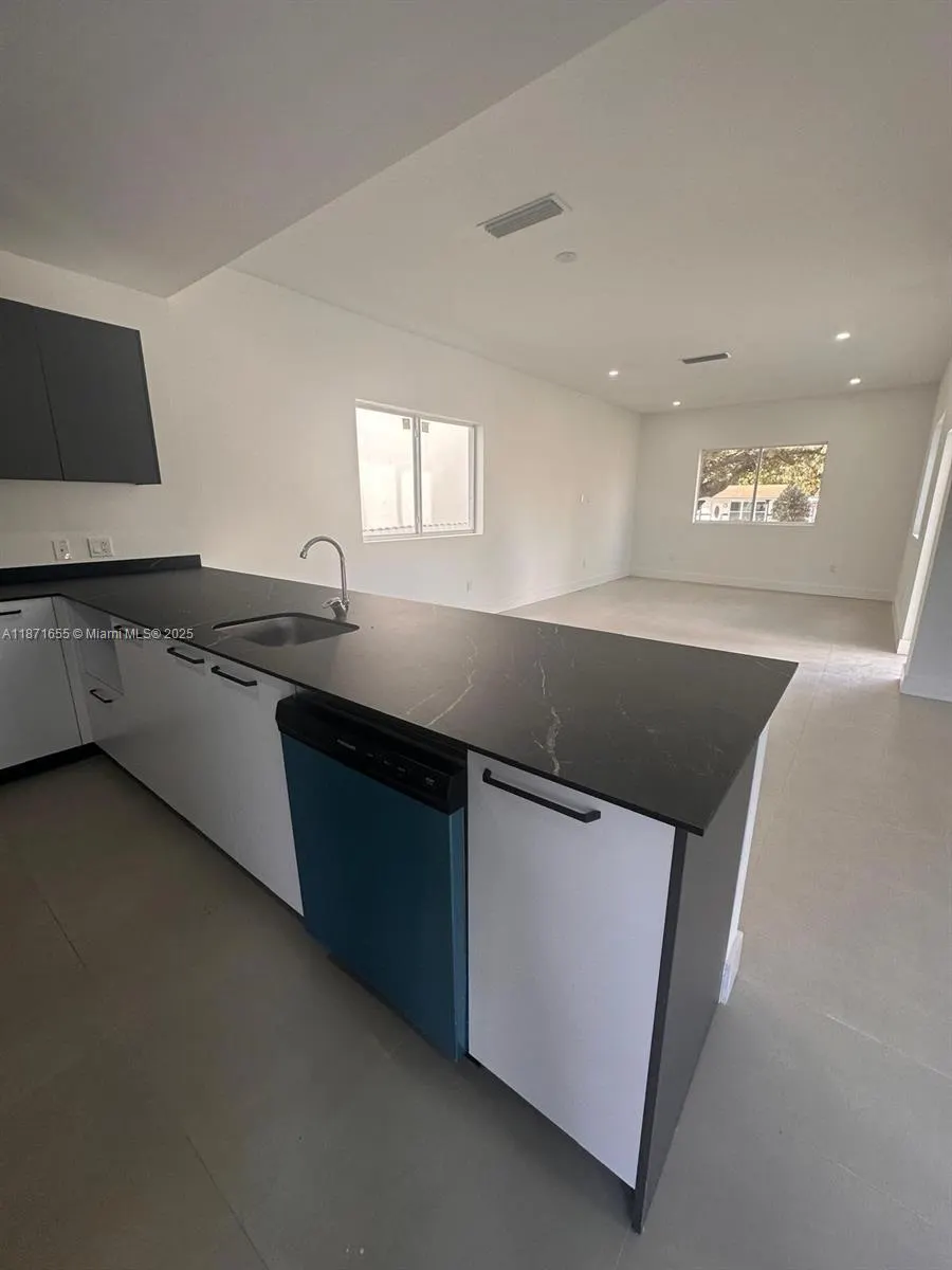 538 NW 17th Ave