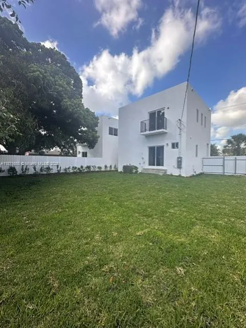 538 NW 17th Ave