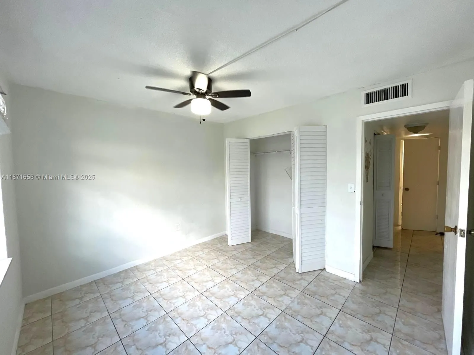 1335 W 68th St, #106