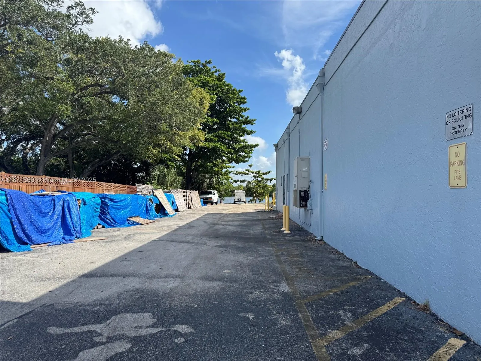 1932 Stirling Rd