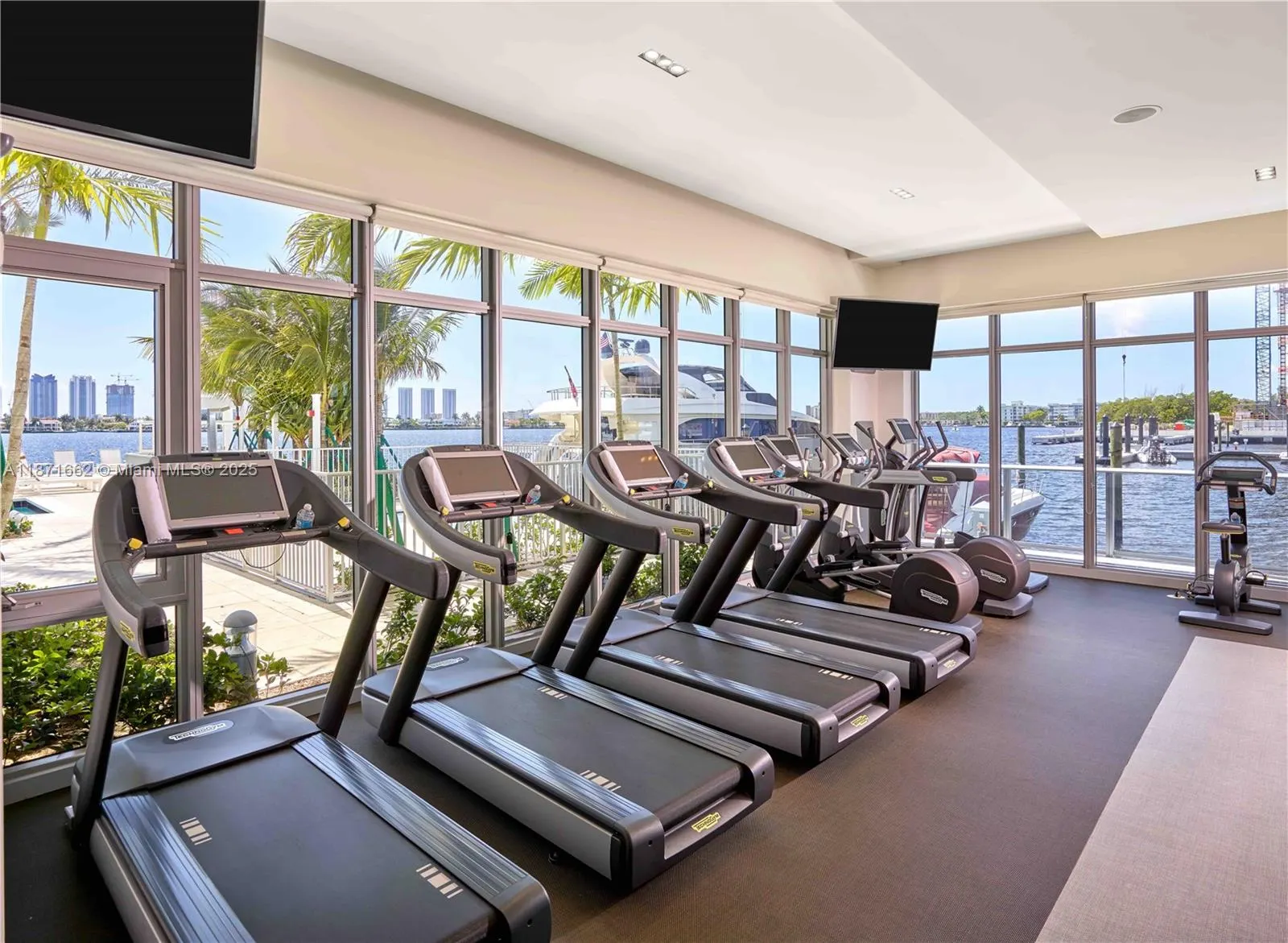 17301 Biscayne Blvd, #2009