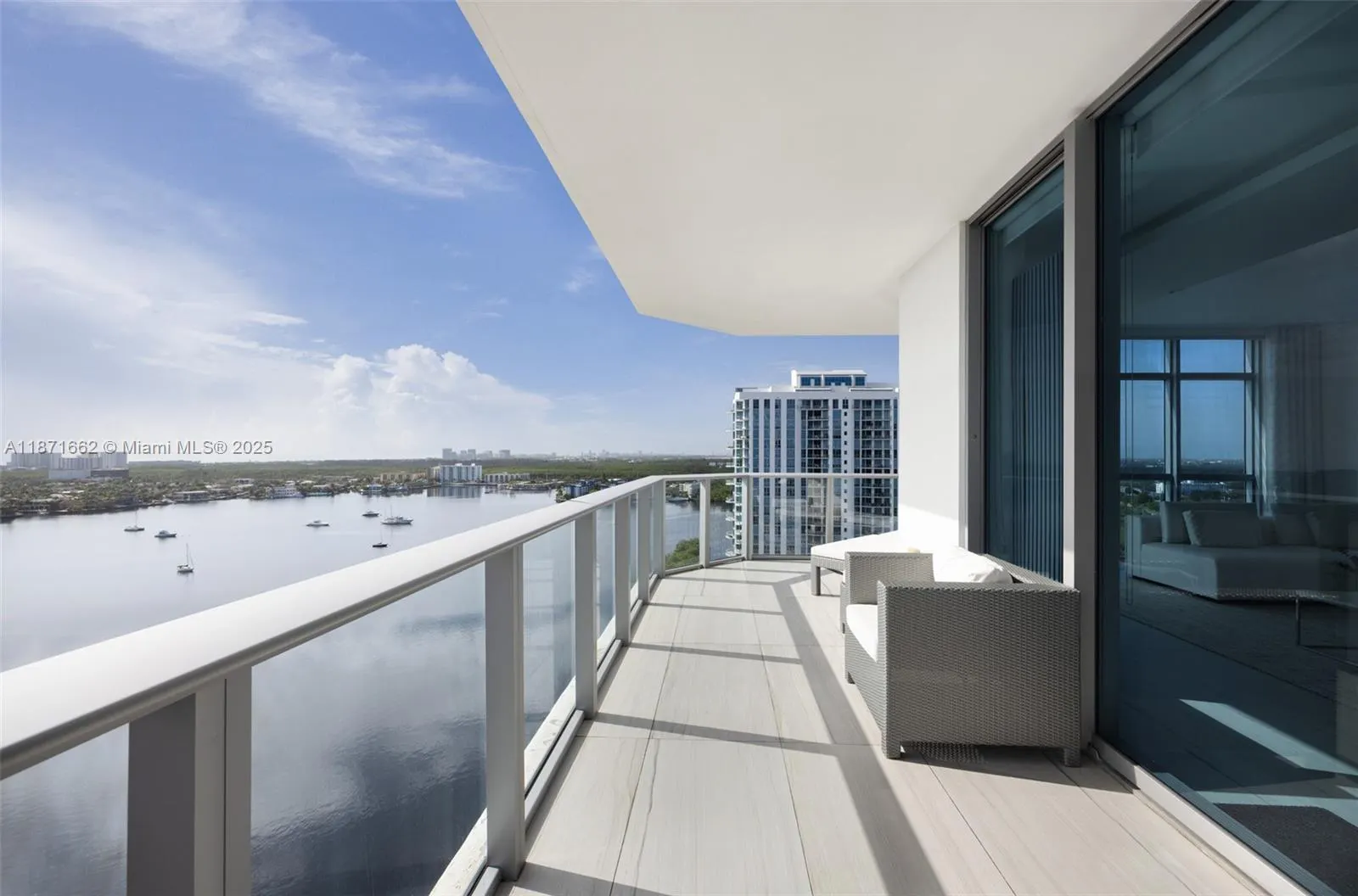 17301 Biscayne Blvd, #2009