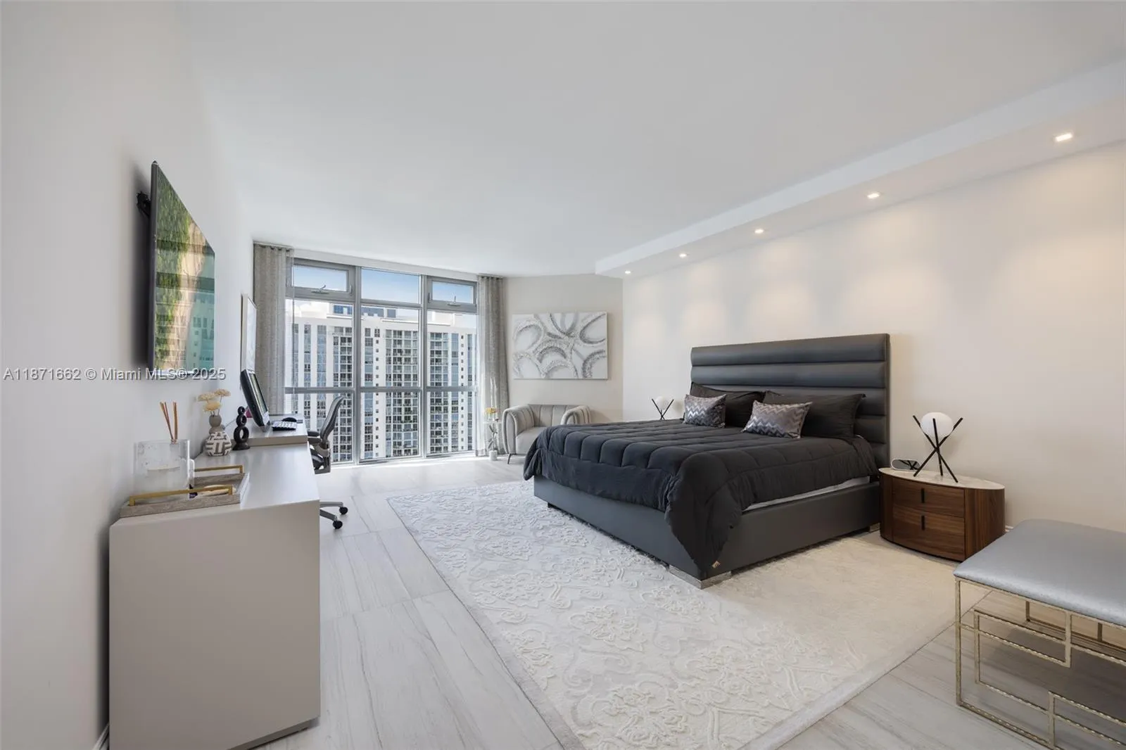 17301 Biscayne Blvd, #2009