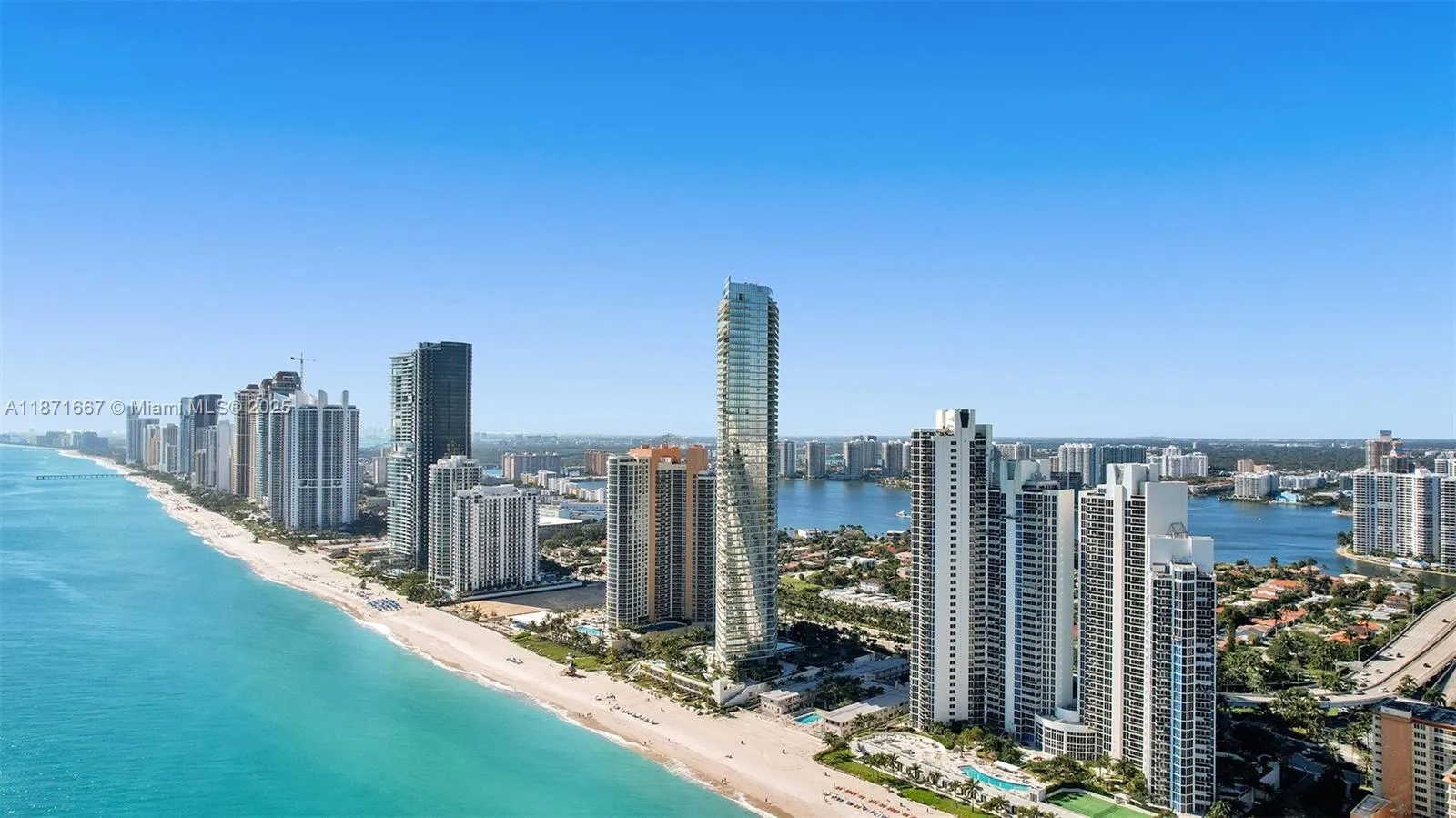 18975 Collins Ave, #704