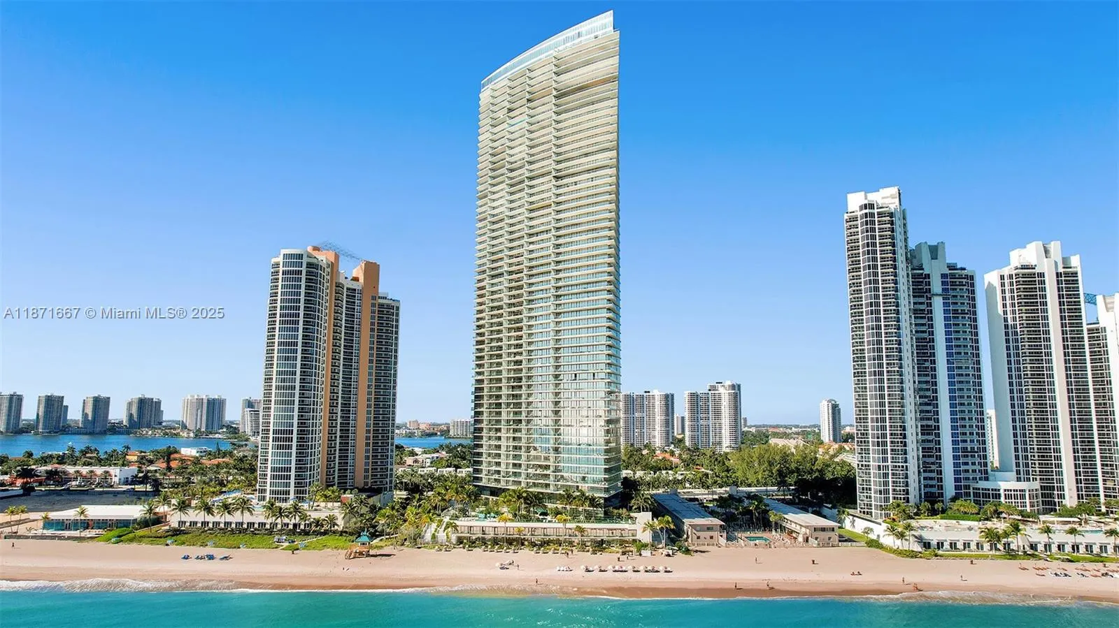 18975 Collins Ave, #704