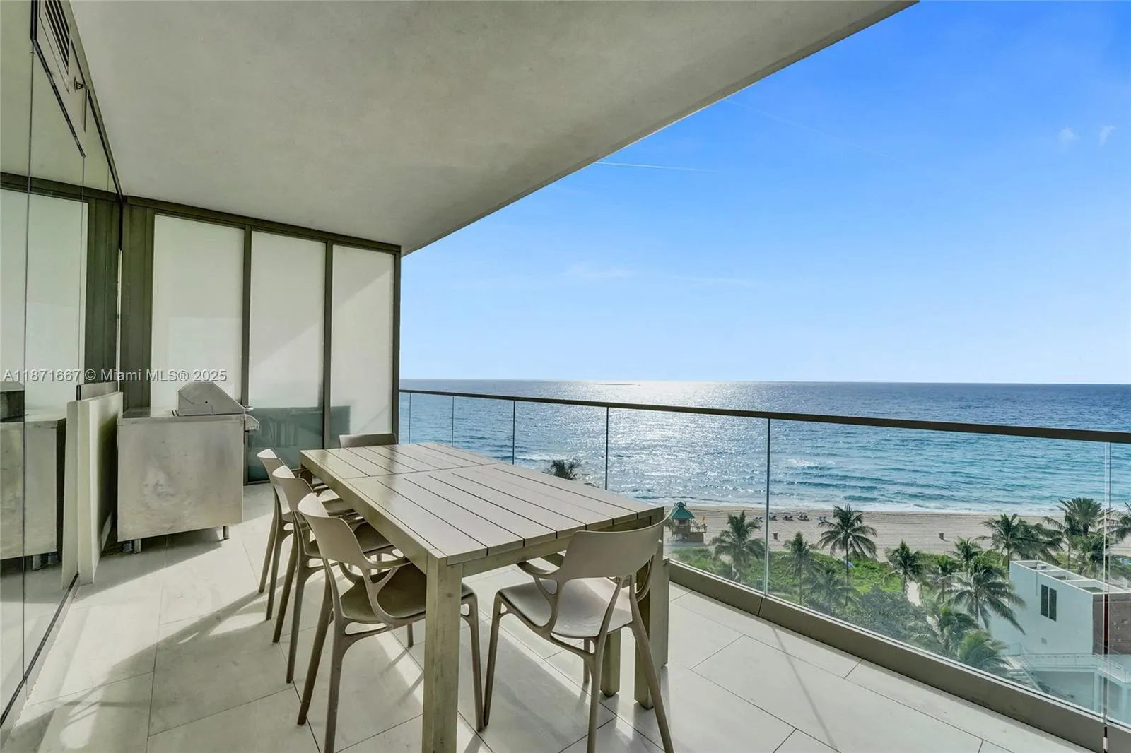 18975 Collins Ave, #704