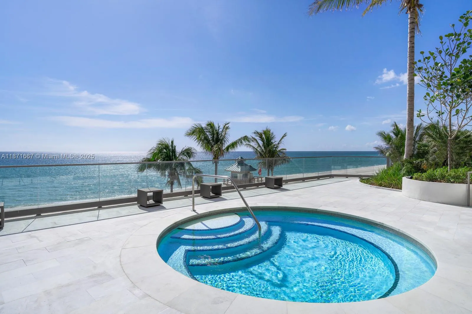 18975 Collins Ave, #704