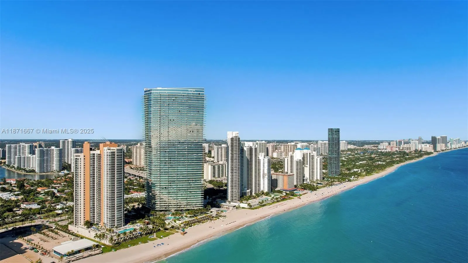 18975 Collins Ave, #704