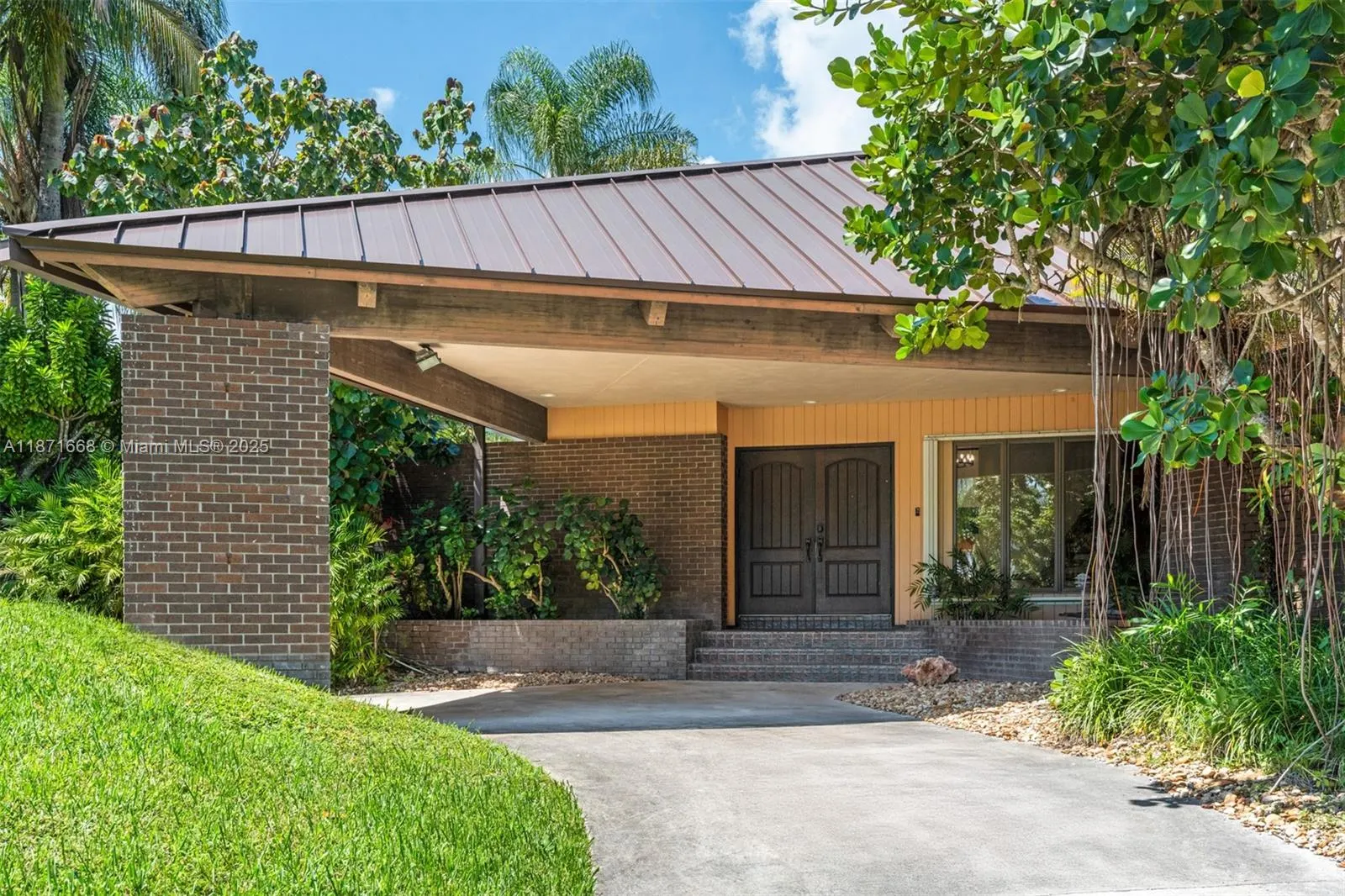 8925 SW 102nd Ter