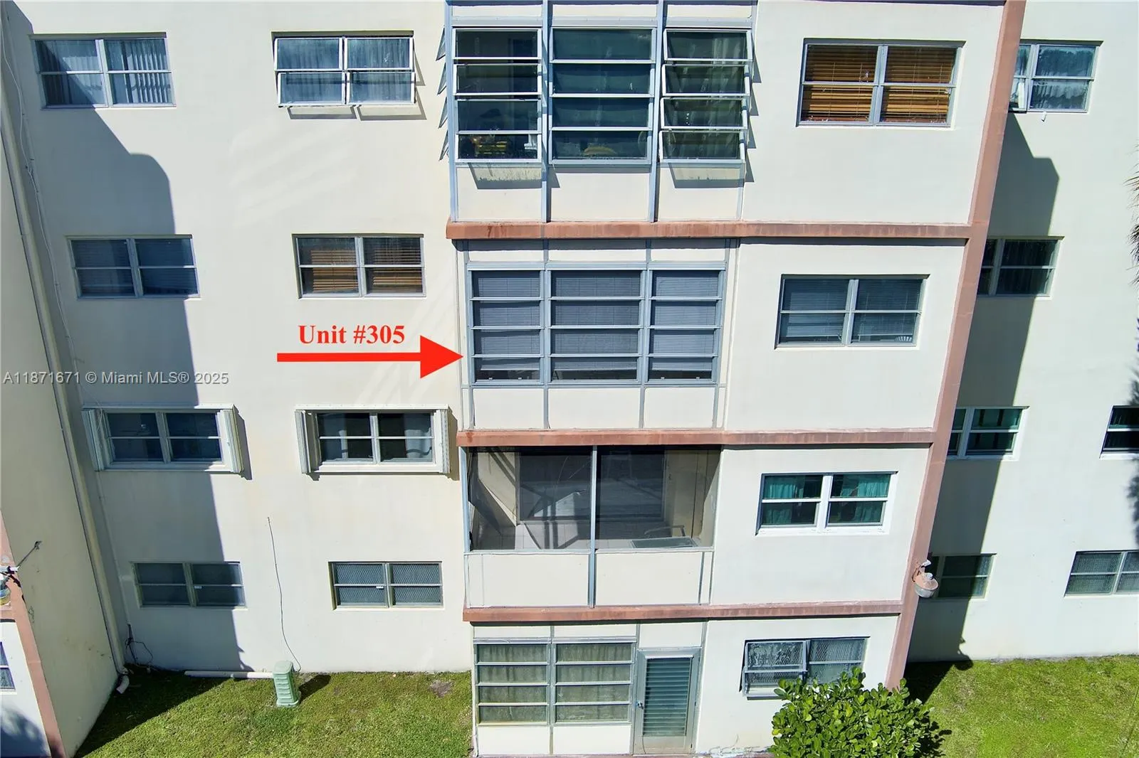 4047 NW 16th St, #305