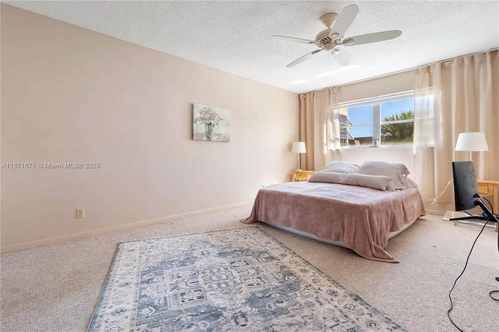 4047 NW 16th St, #305