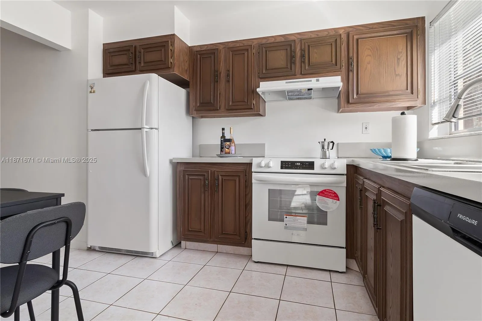 4047 NW 16th St, #305