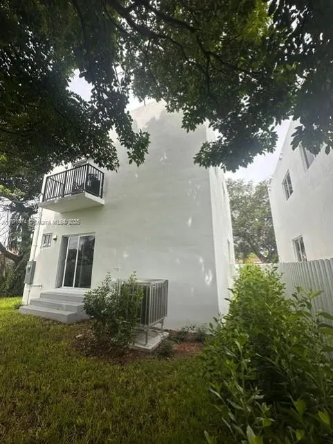 532 NW 17th Ave