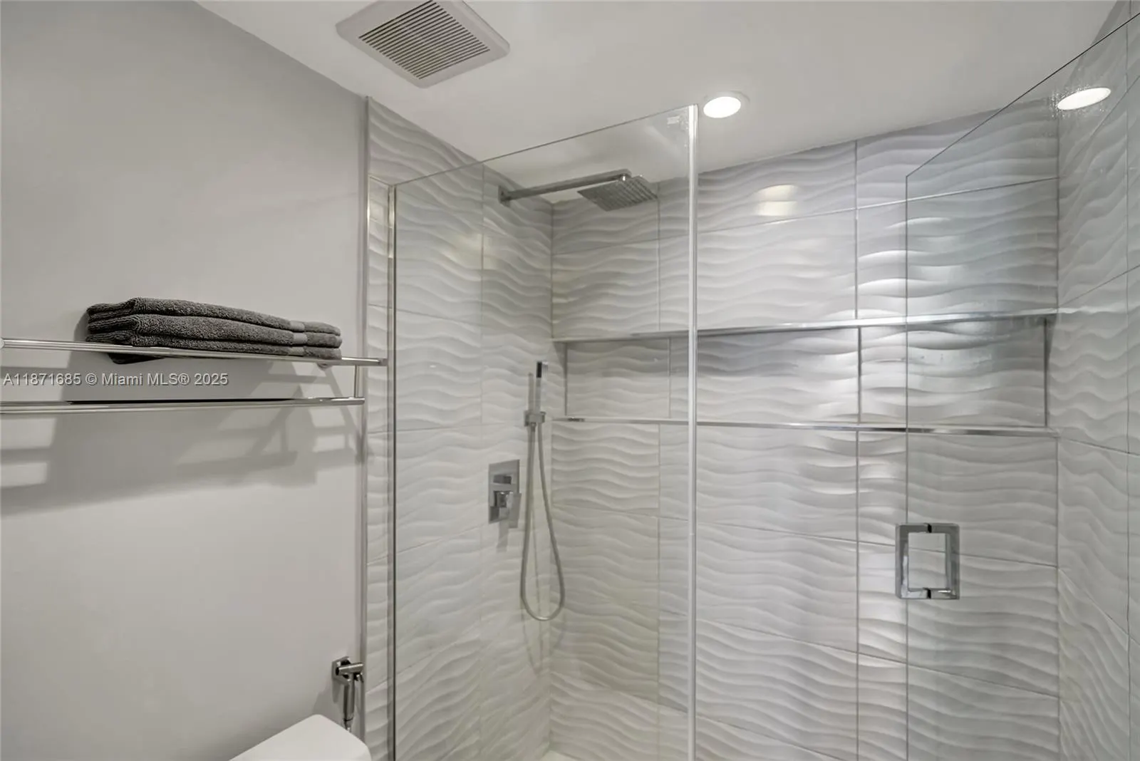 3725 S Ocean Dr, #1519