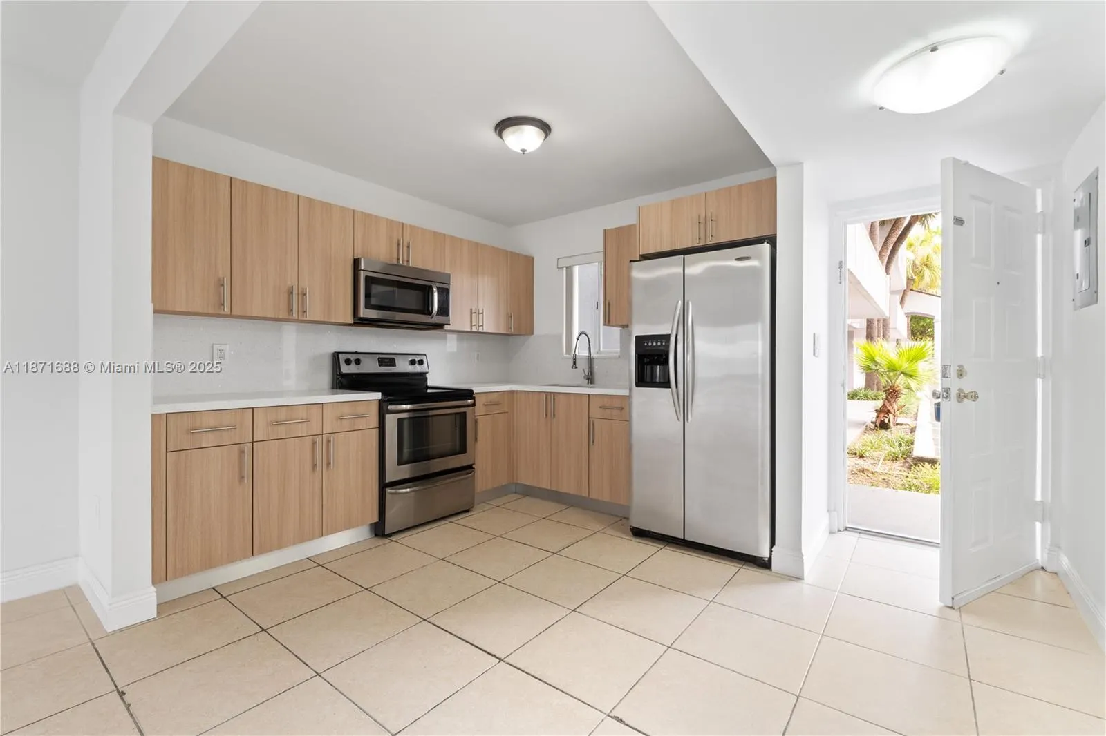 2660 W 76th St, #106