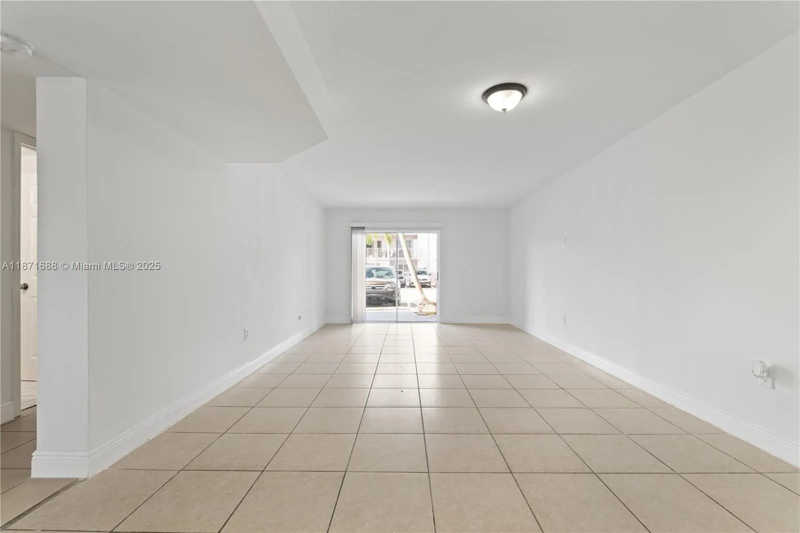 2660 W 76th St, #106