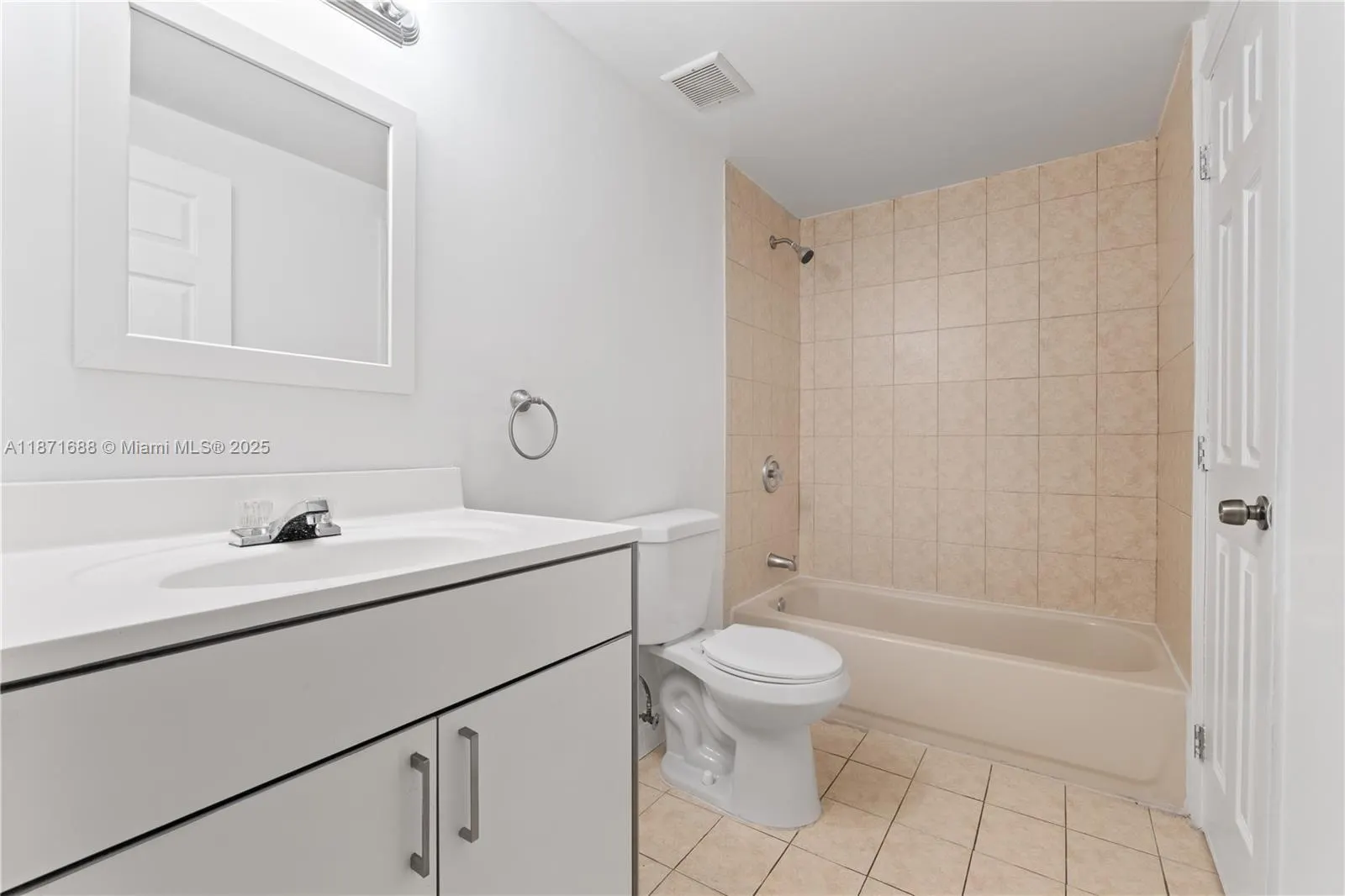 2660 W 76th St, #106