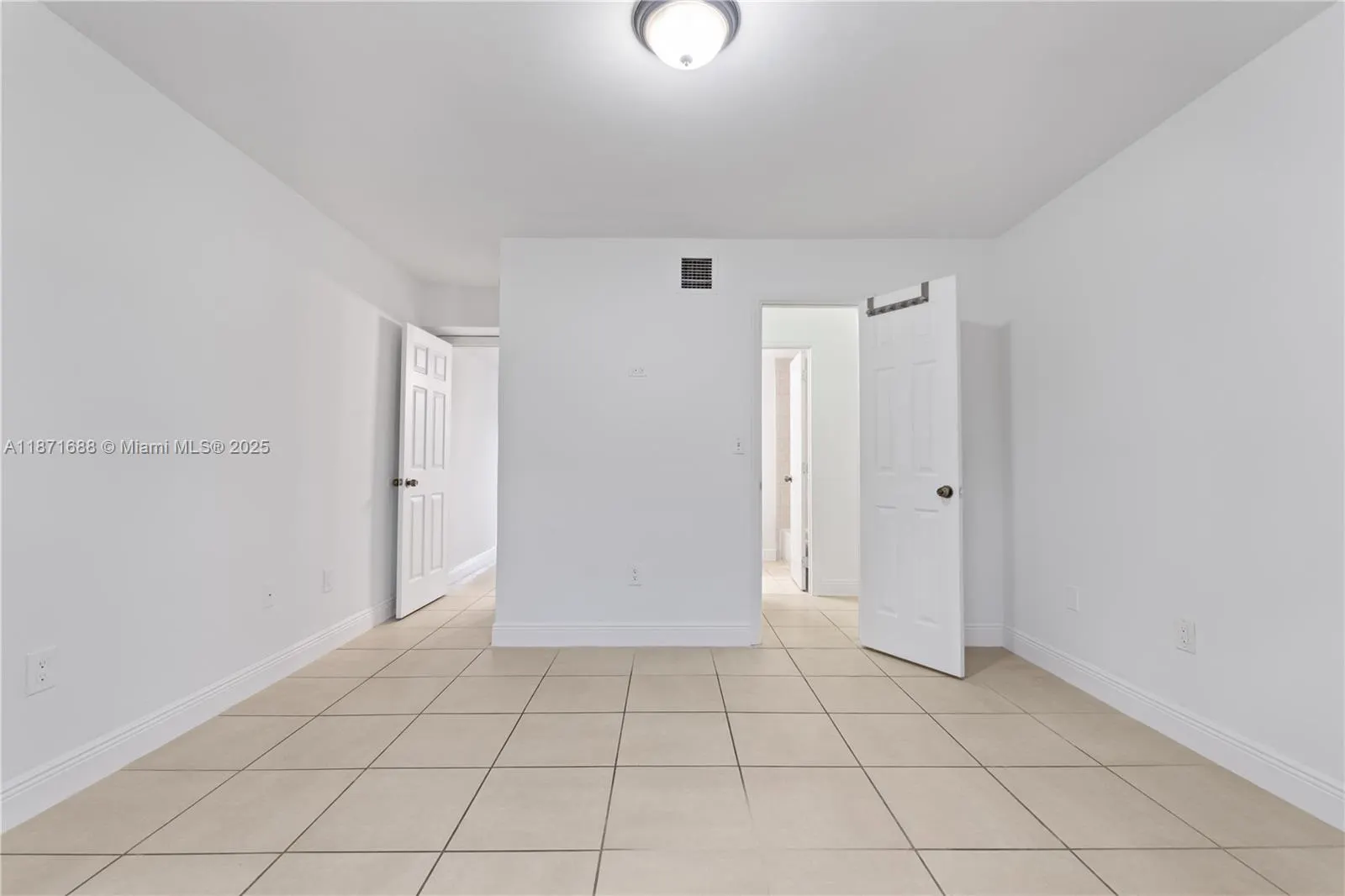 2660 W 76th St, #106