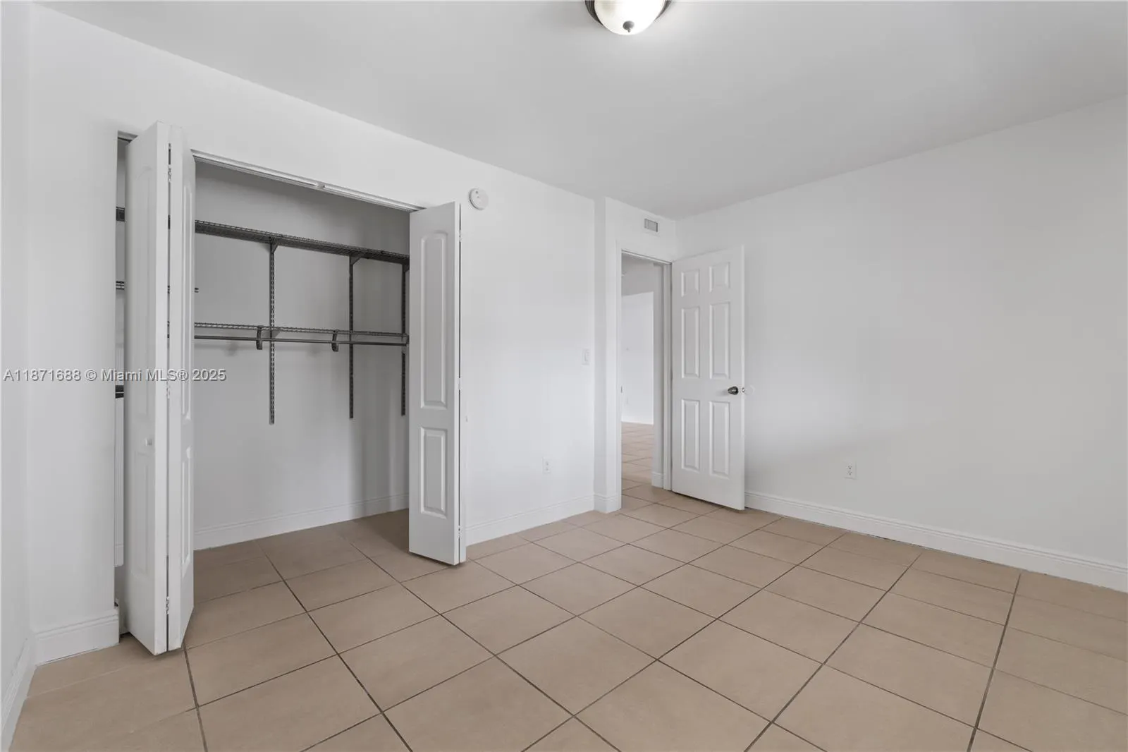 2660 W 76th St, #106