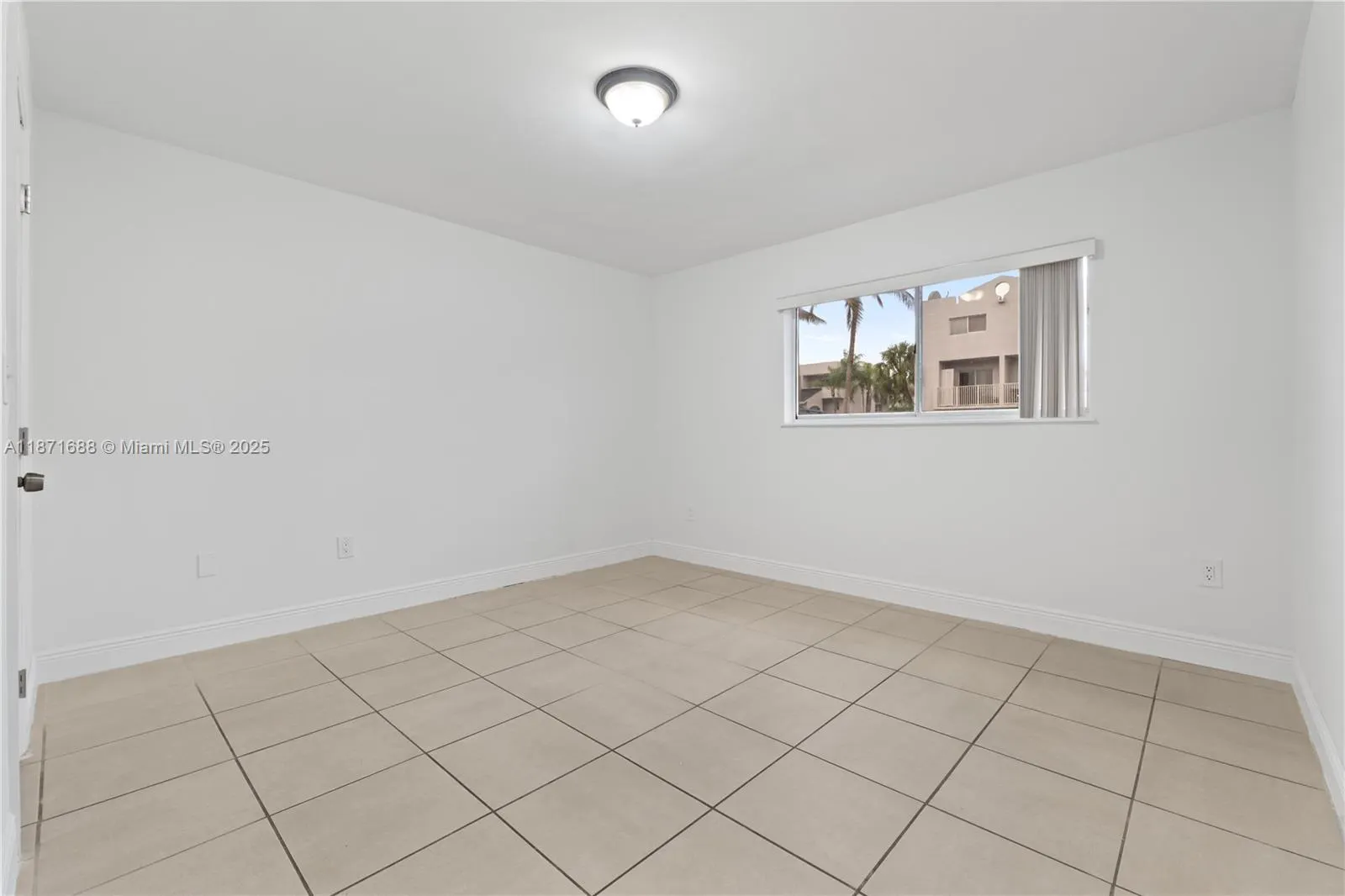 2660 W 76th St, #106