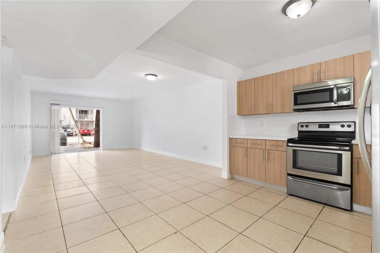 2660 W 76th St, #106