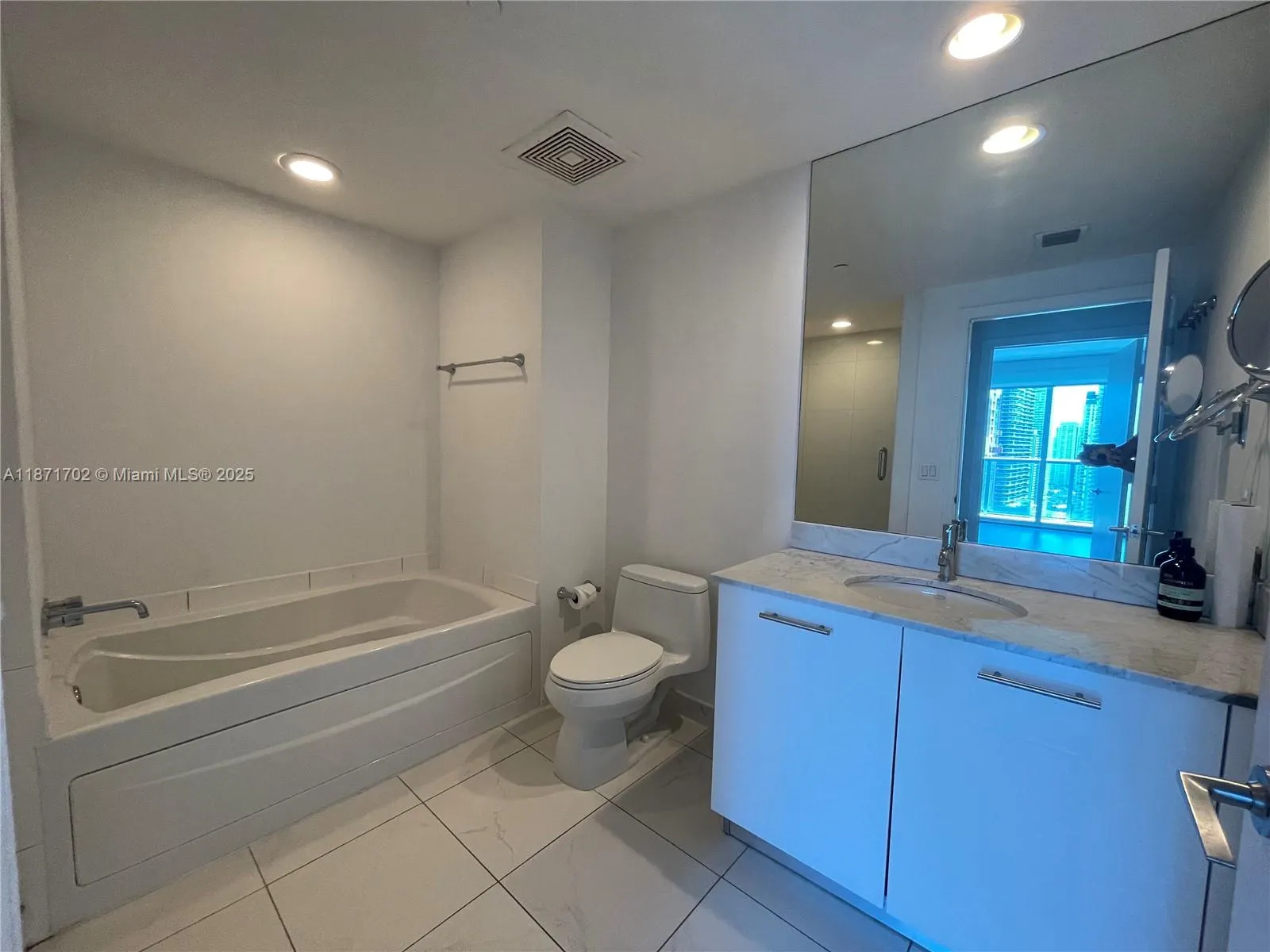 55 SE 6th St, #3308