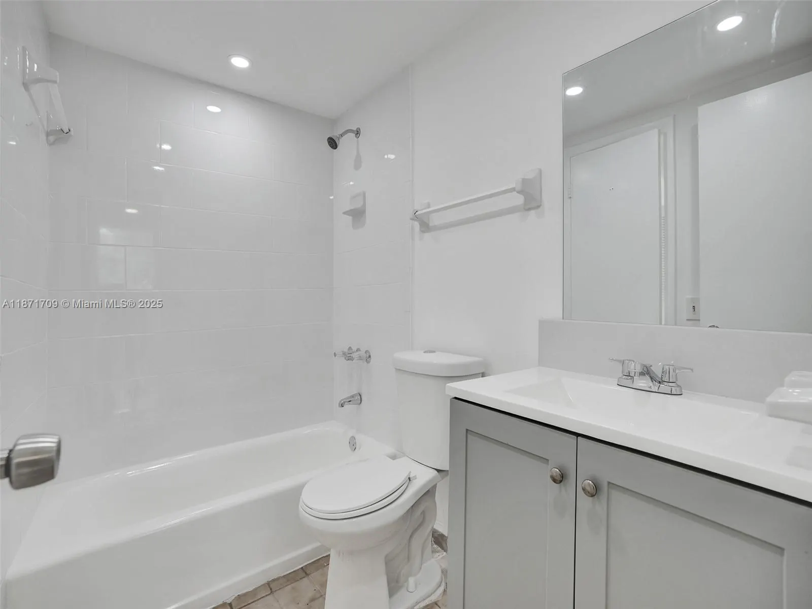 9401 SW 4th St, #114