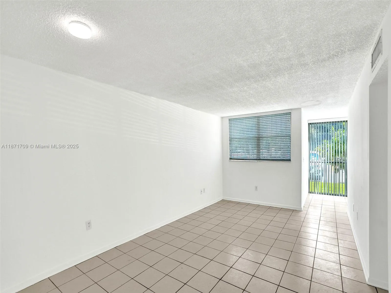 9401 SW 4th St, #114
