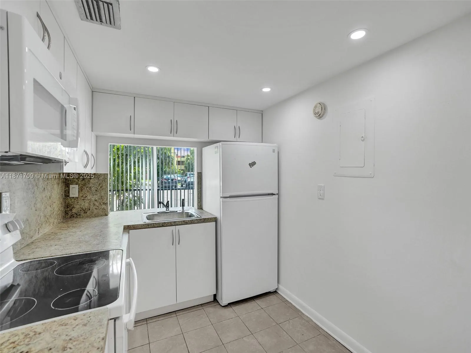 9401 SW 4th St, #114