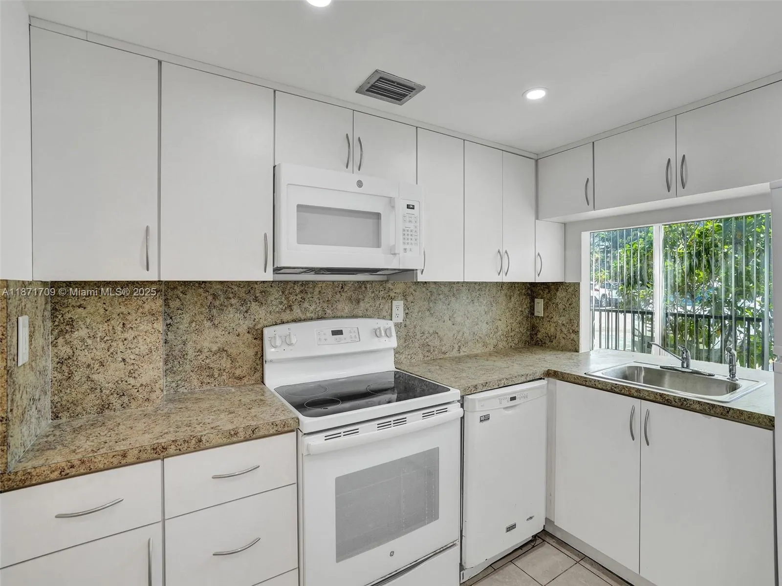 9401 SW 4th St, #114