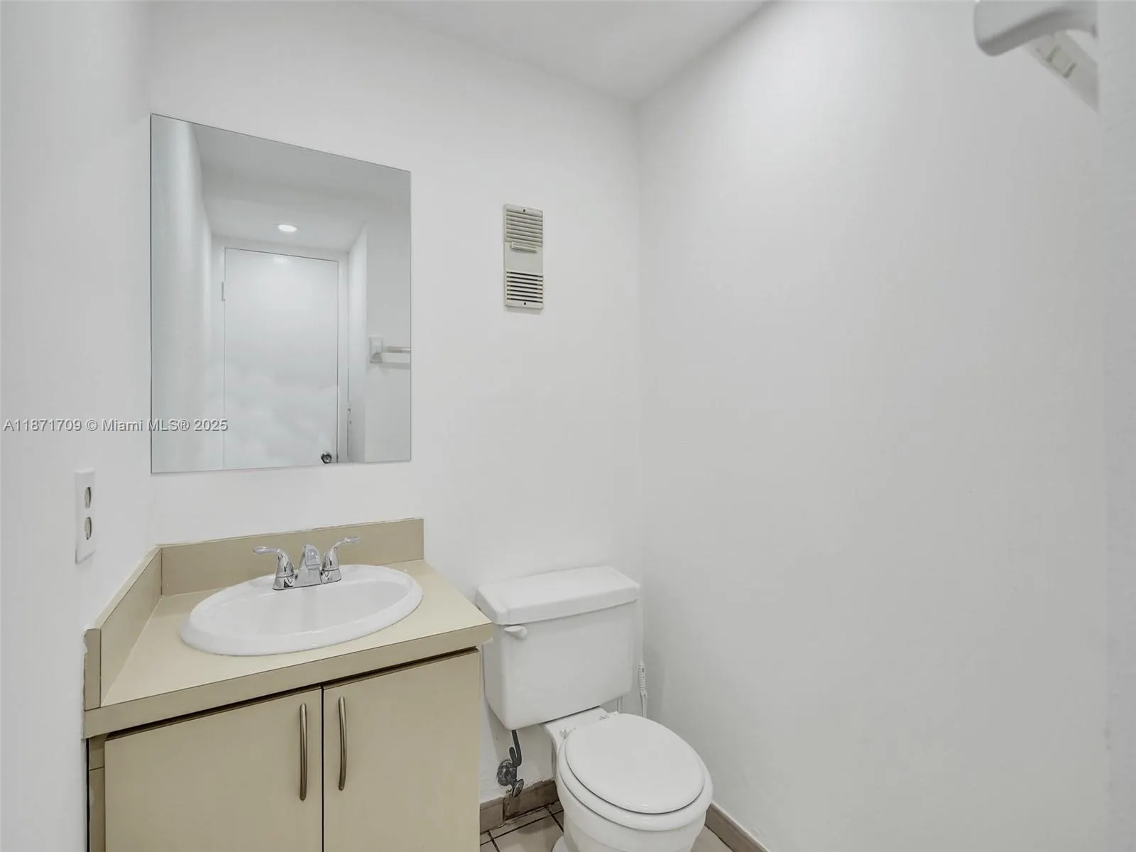 9401 SW 4th St, #114