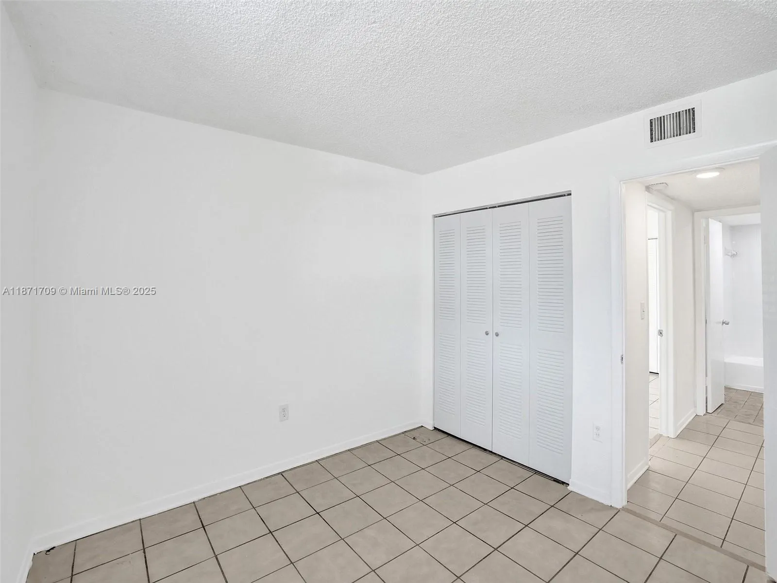 9401 SW 4th St, #114