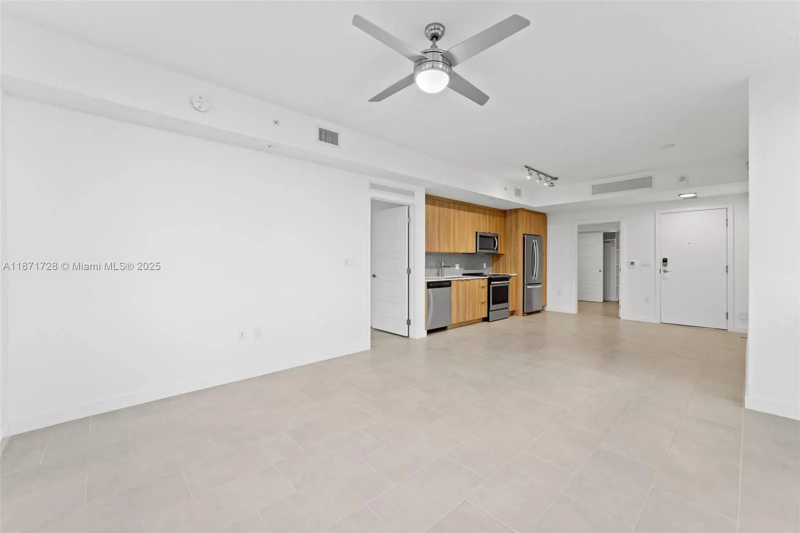 2150 N Bayshore Dr, #0204