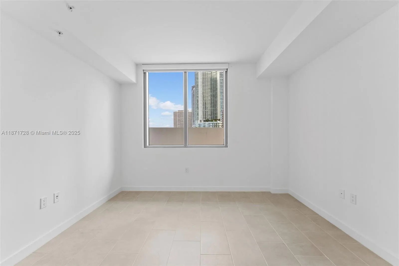 2150 N Bayshore Dr, #0204