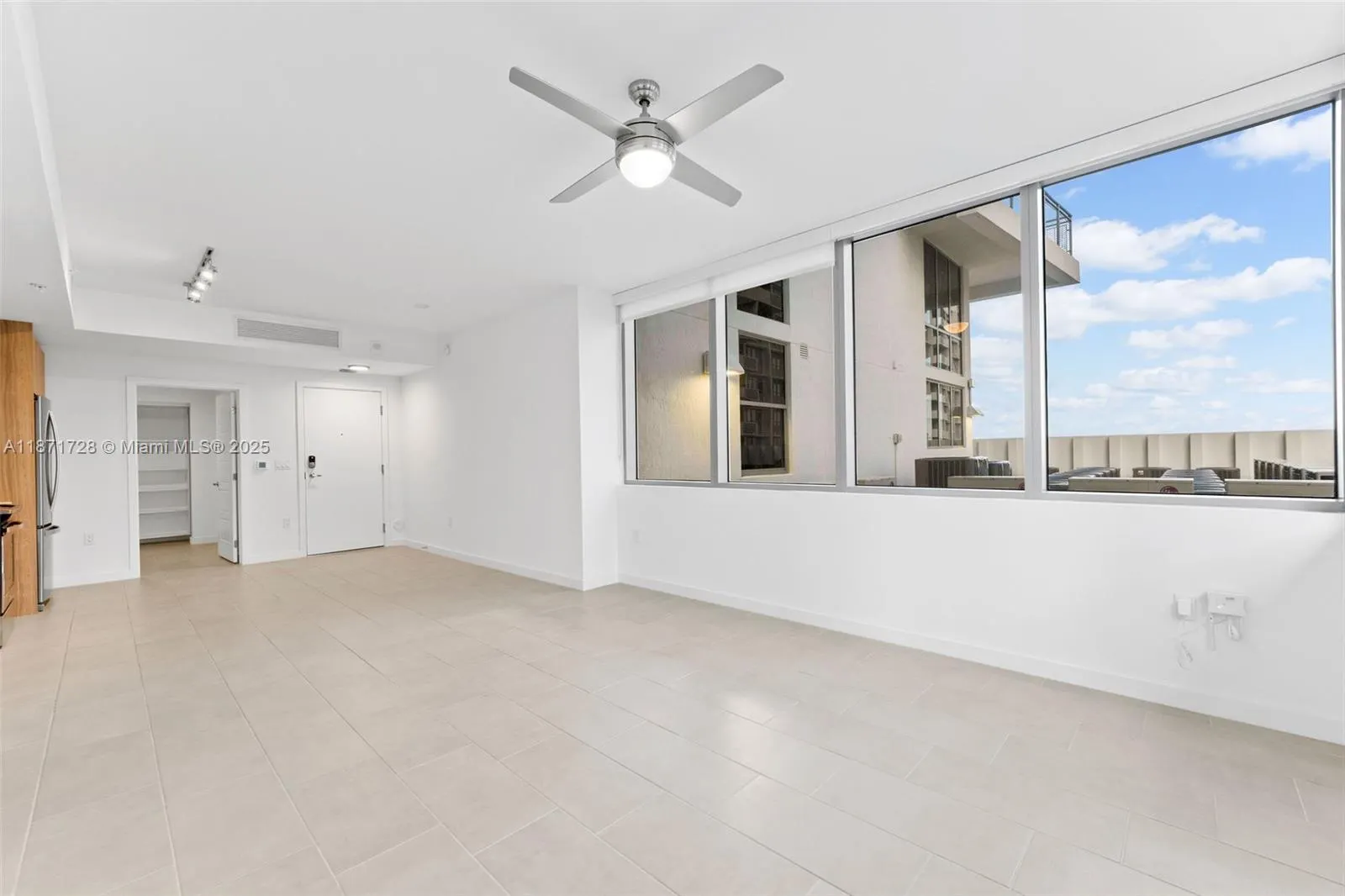2150 N Bayshore Dr, #0204