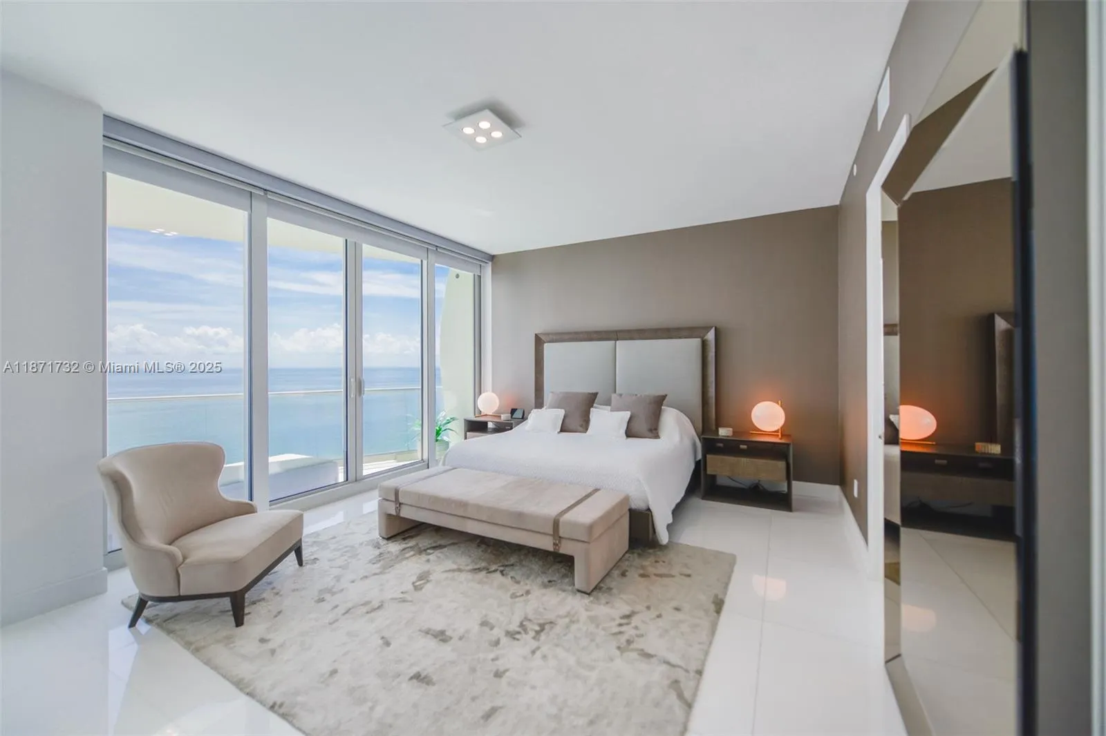 16901 Collins Ave, #4005