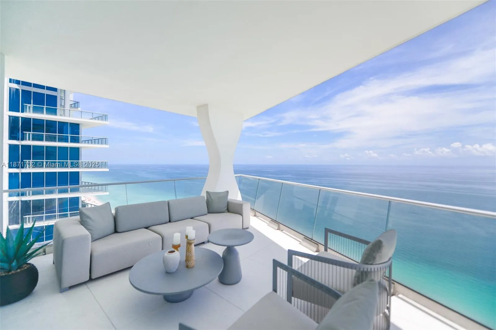 16901 Collins Ave, #4005