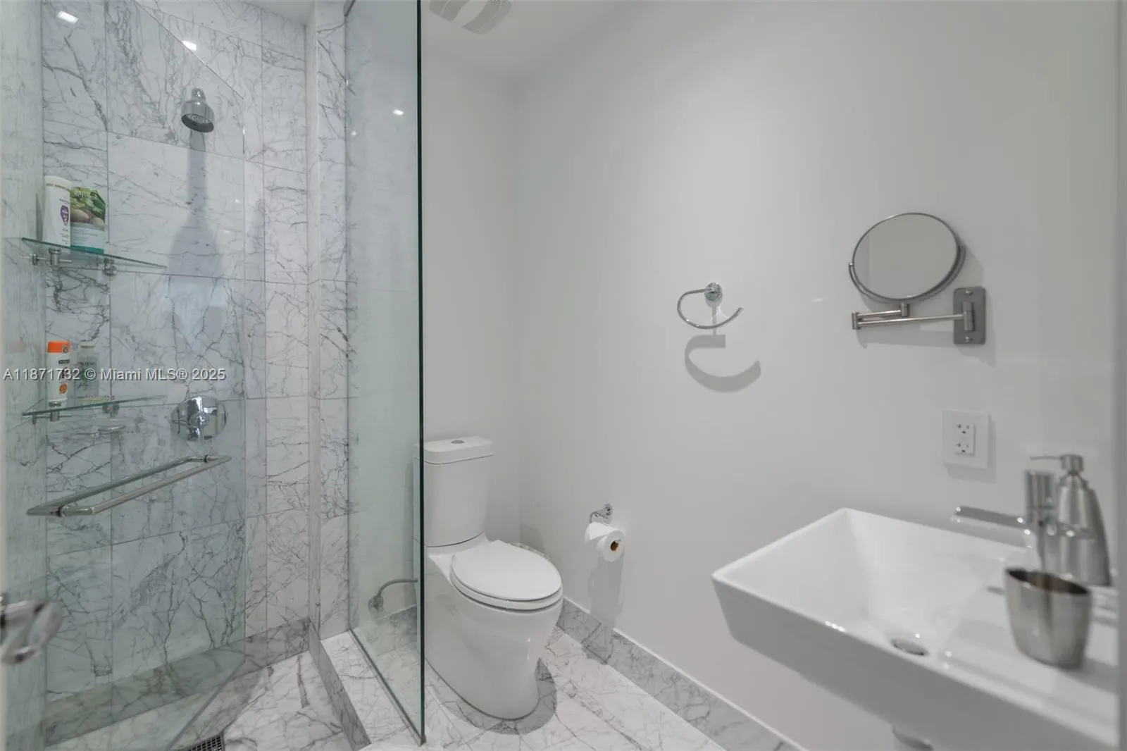 16901 Collins Ave, #4005