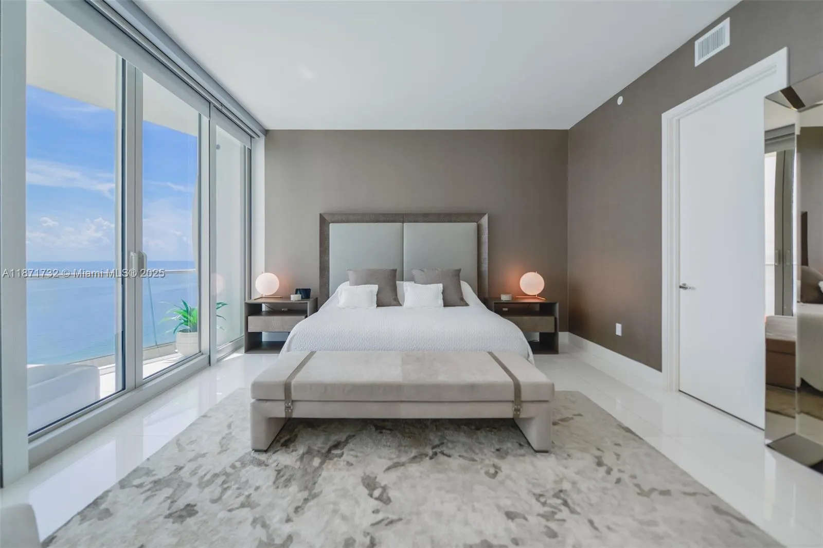 16901 Collins Ave, #4005