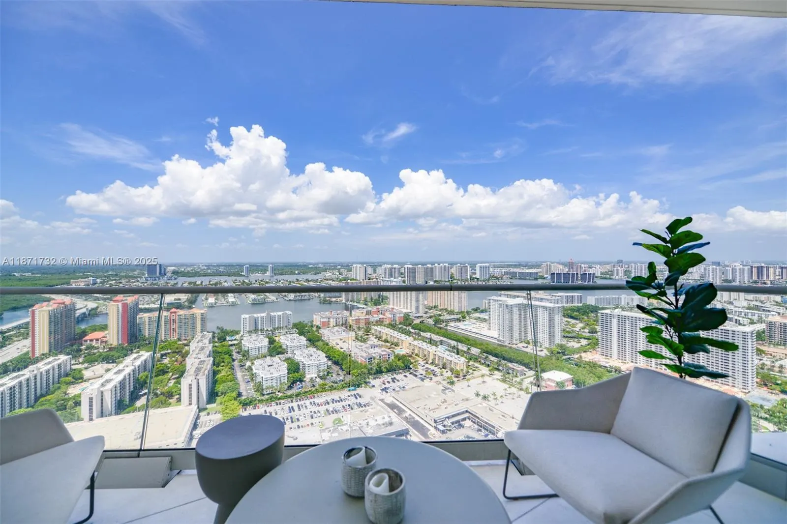16901 Collins Ave, #4005
