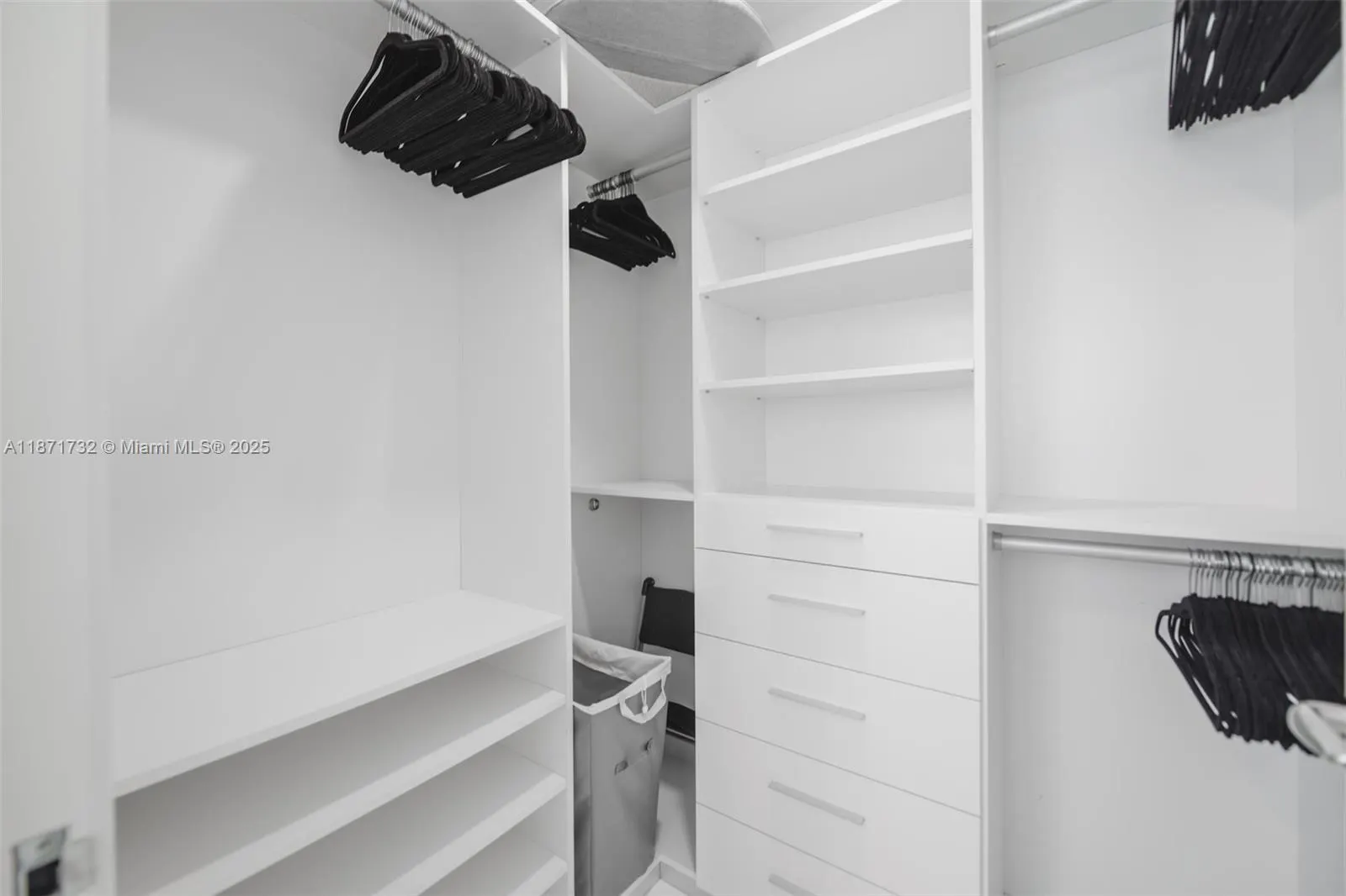 16901 Collins Ave, #4005