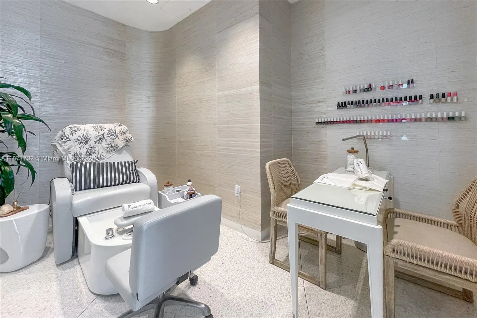 16901 Collins Ave, #4005