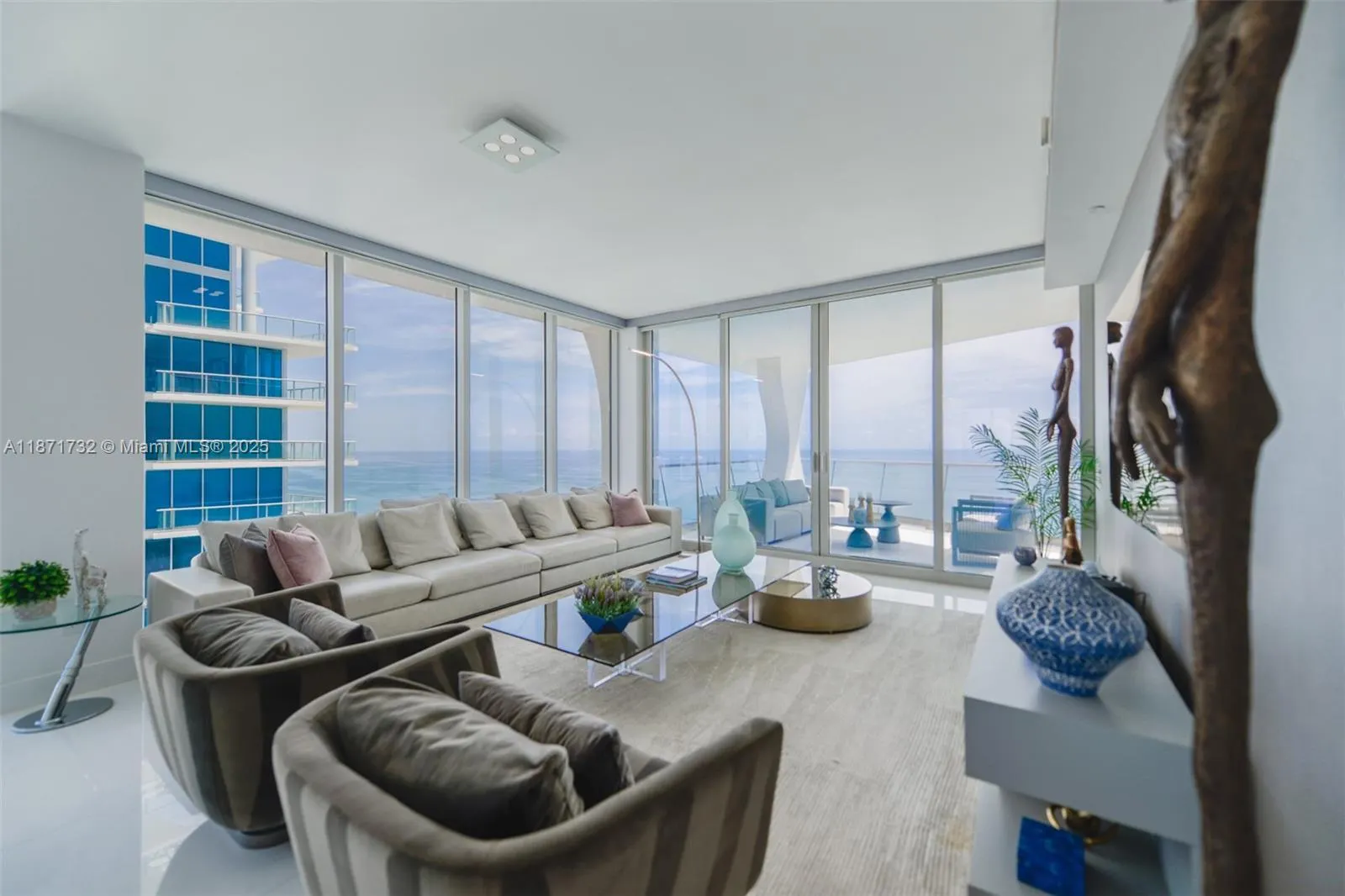 16901 Collins Ave, #4005
