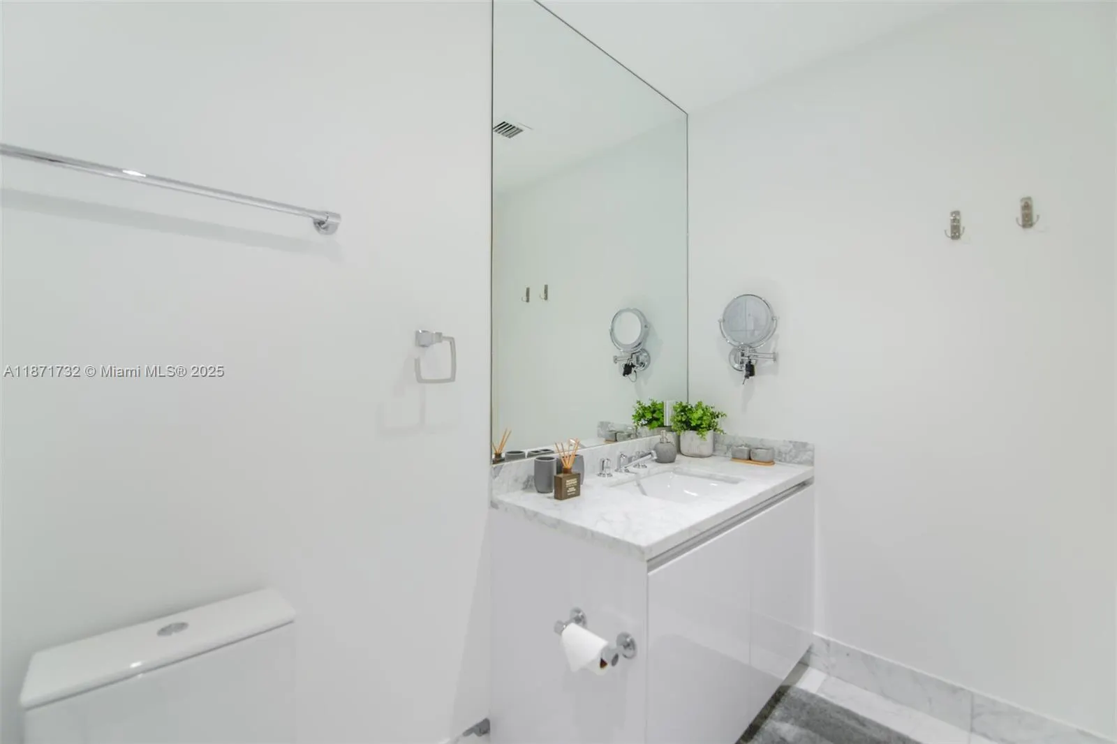 16901 Collins Ave, #4005