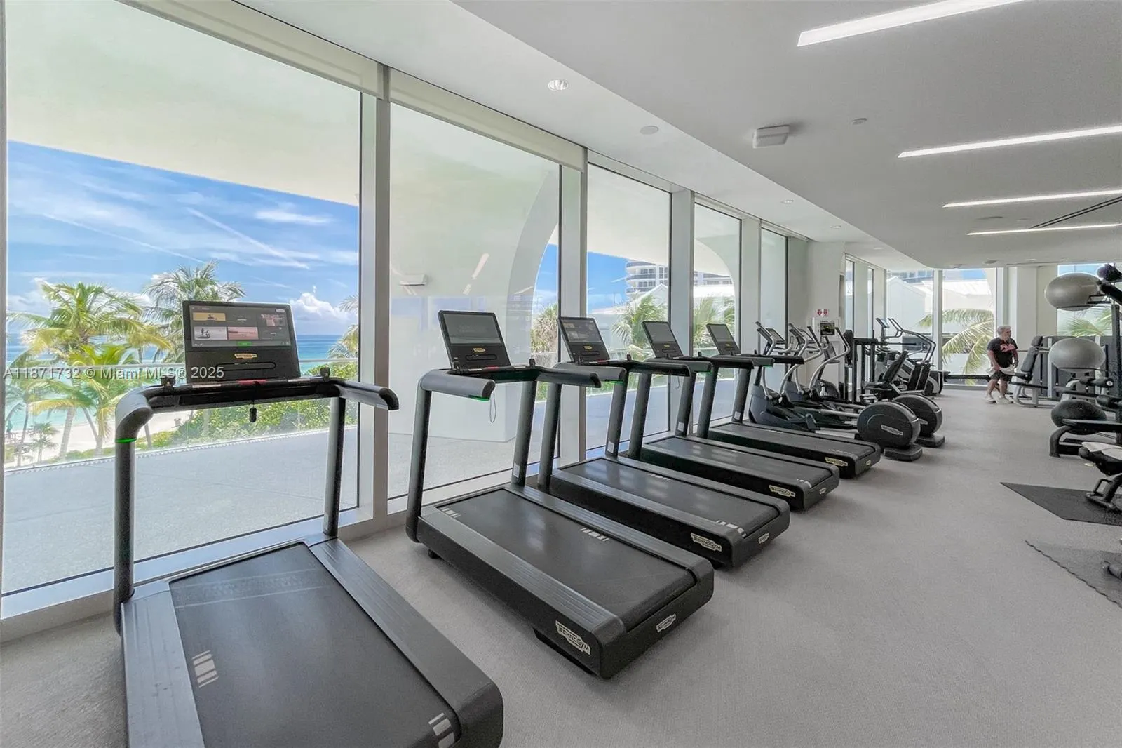 16901 Collins Ave, #4005