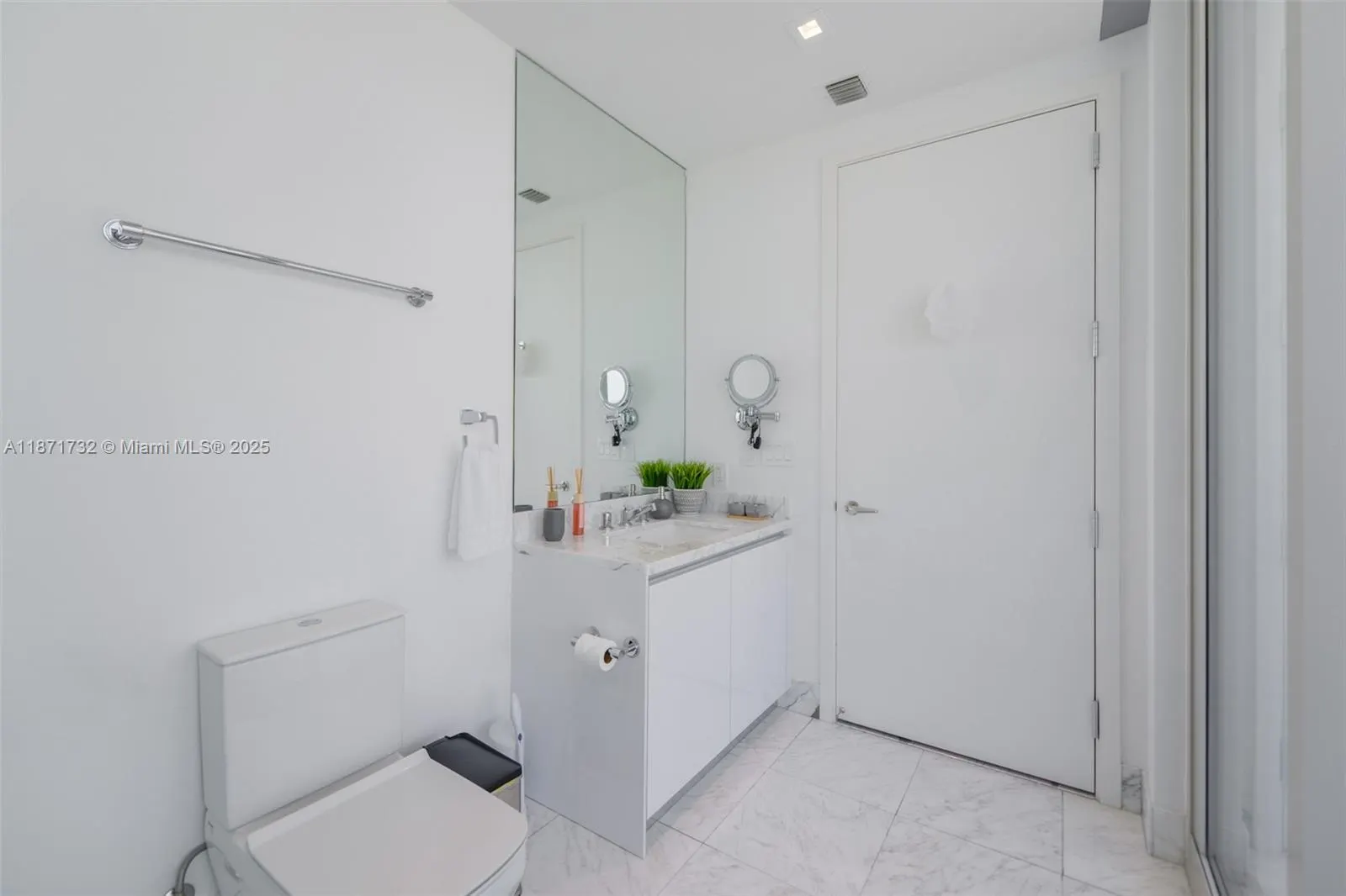 16901 Collins Ave, #4005