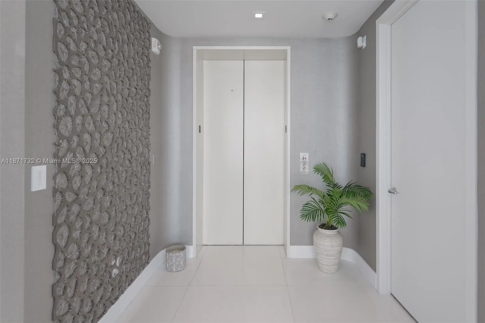 16901 Collins Ave, #4005