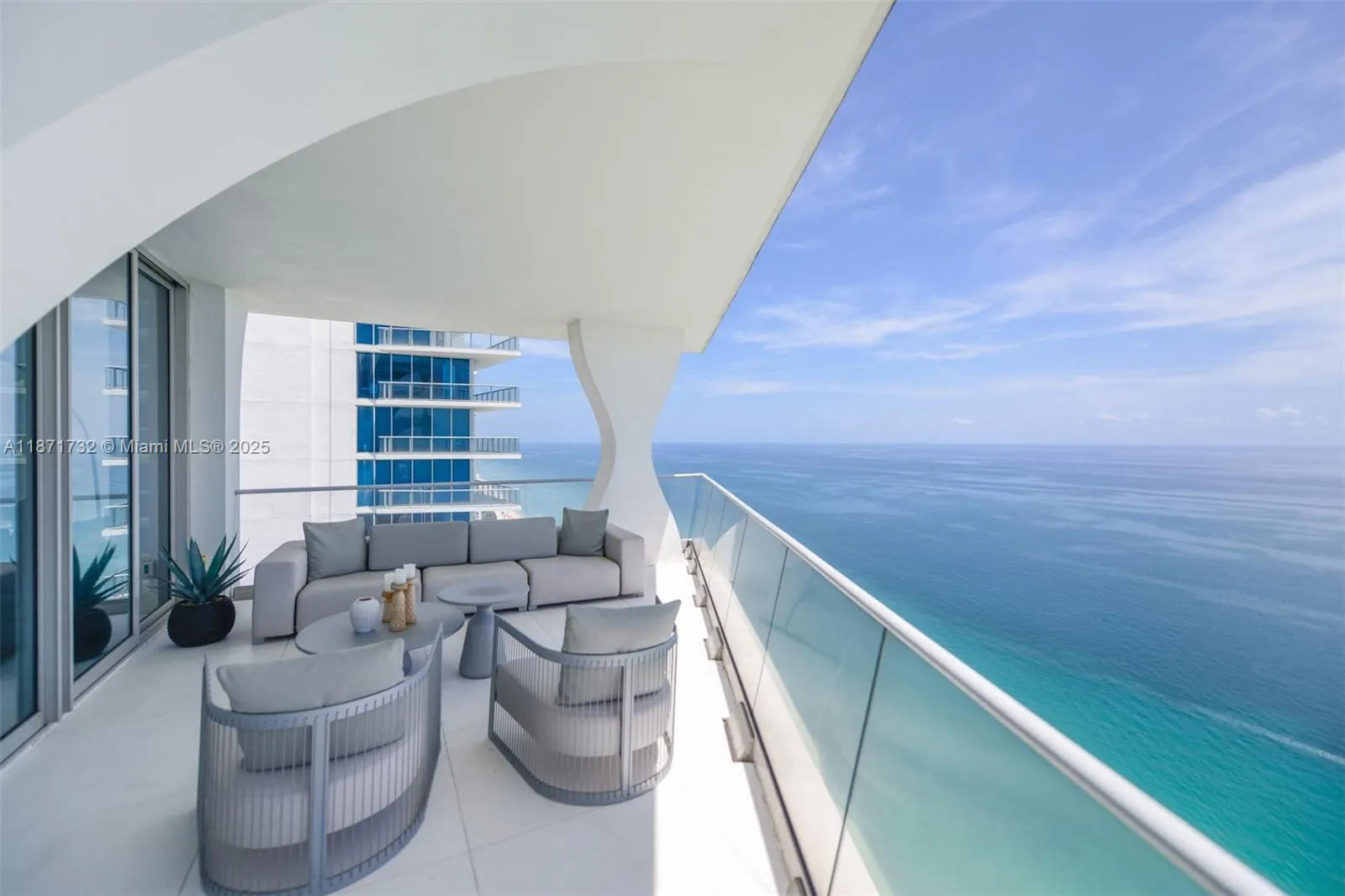 16901 Collins Ave, #4005